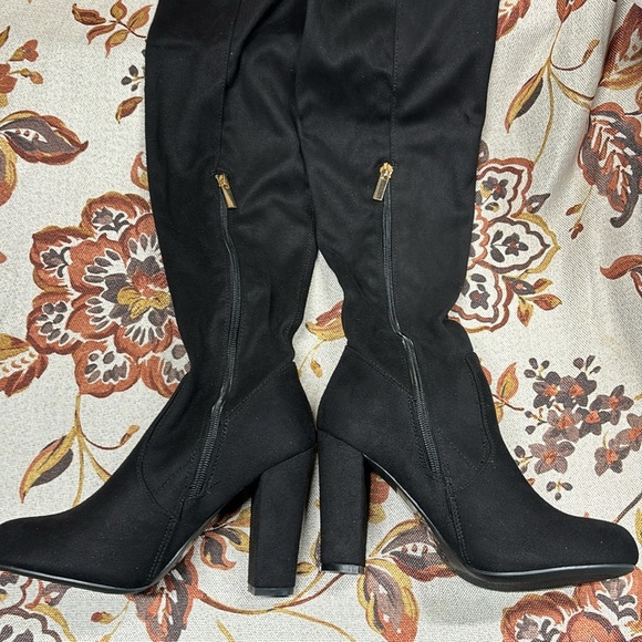 Journee Collection Maya Boots with Lace Up Detail and Inside Zip Closure, Black - Picture 8 of 9